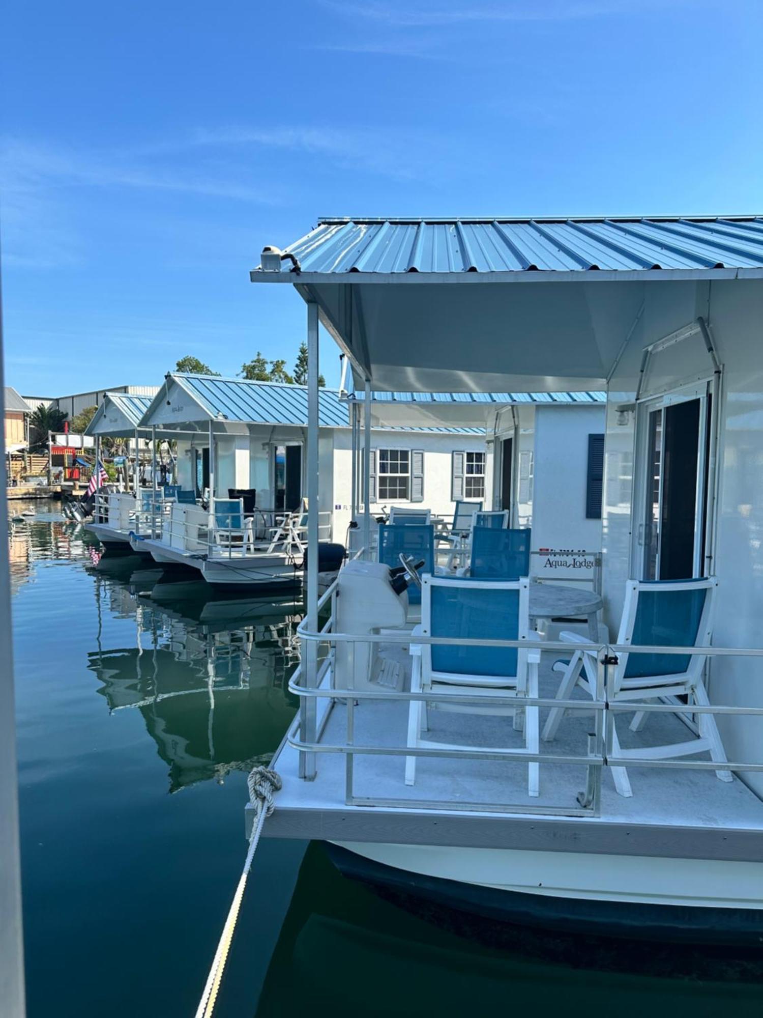 Aqua Lodges At Hurricane Hole Marina Stock Island Eksteriør bilde